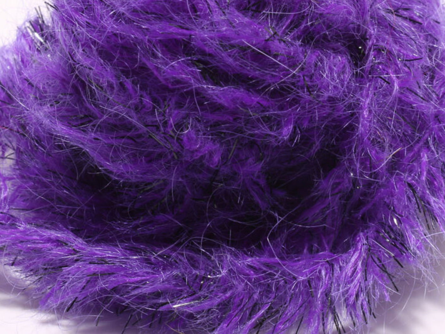 Medium 10mm Speckled Black Mohair Scruff
