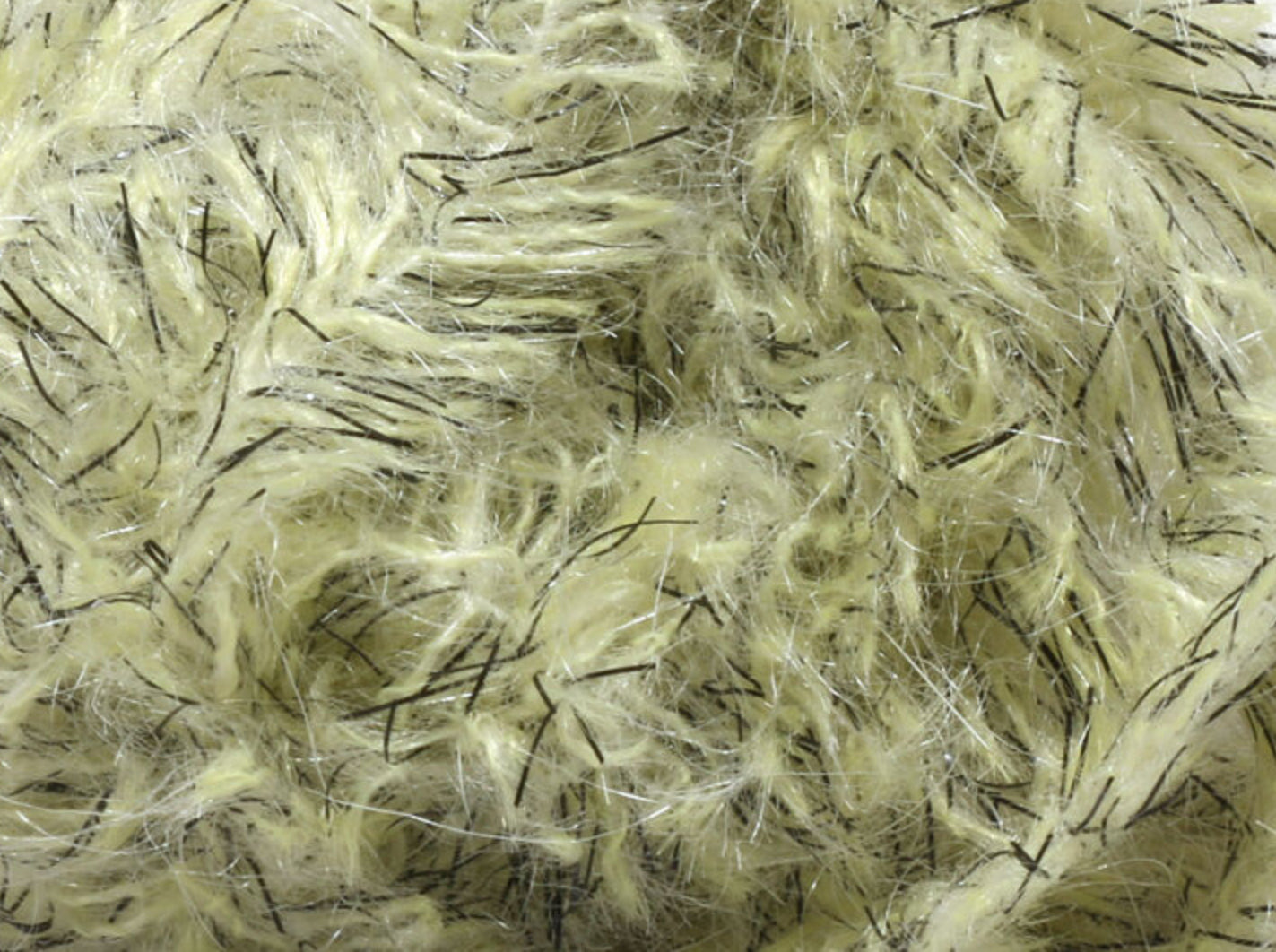 Medium 10mm Speckled Black Mohair Scruff