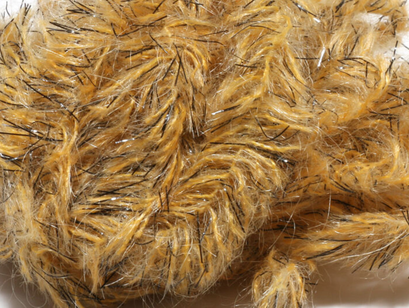 Medium 10mm Speckled Black Mohair Scruff
